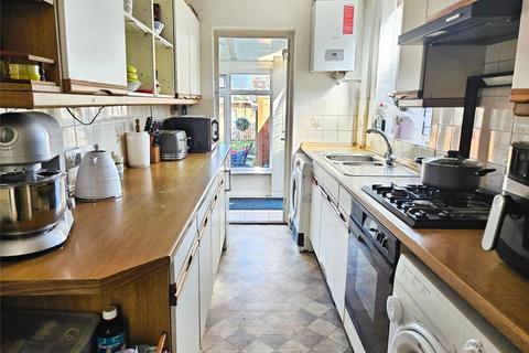 3 bedroom semi-detached house for sale, Park Avenue, Surrey TW20