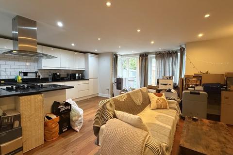 2 bedroom apartment to rent, 12 Aldershot Road, Guildford GU2