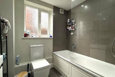 2 bedroom apartment to rent, 12 Aldershot Road, Guildford GU2