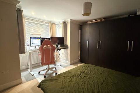 2 bedroom apartment to rent, 12 Aldershot Road, Guildford GU2