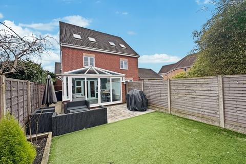 3 bedroom semi-detached house for sale, Greystone Close, Westhoughton, BL5