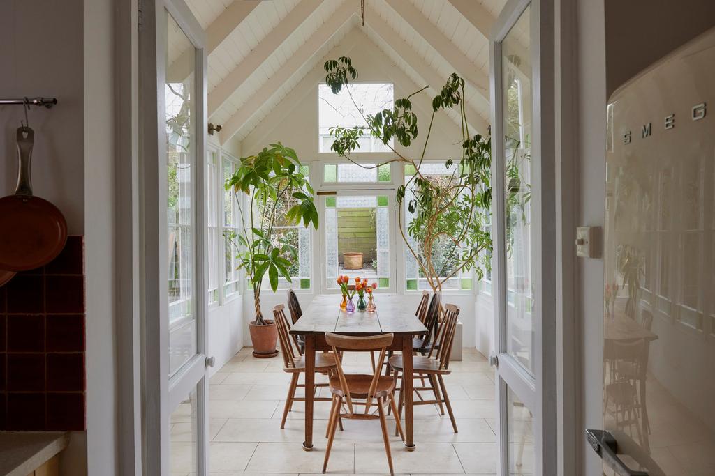 198905 belsize avenue hires 01.jpg