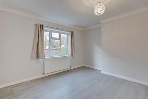 2 bedroom flat for sale, London Road, Benfleet, SS7