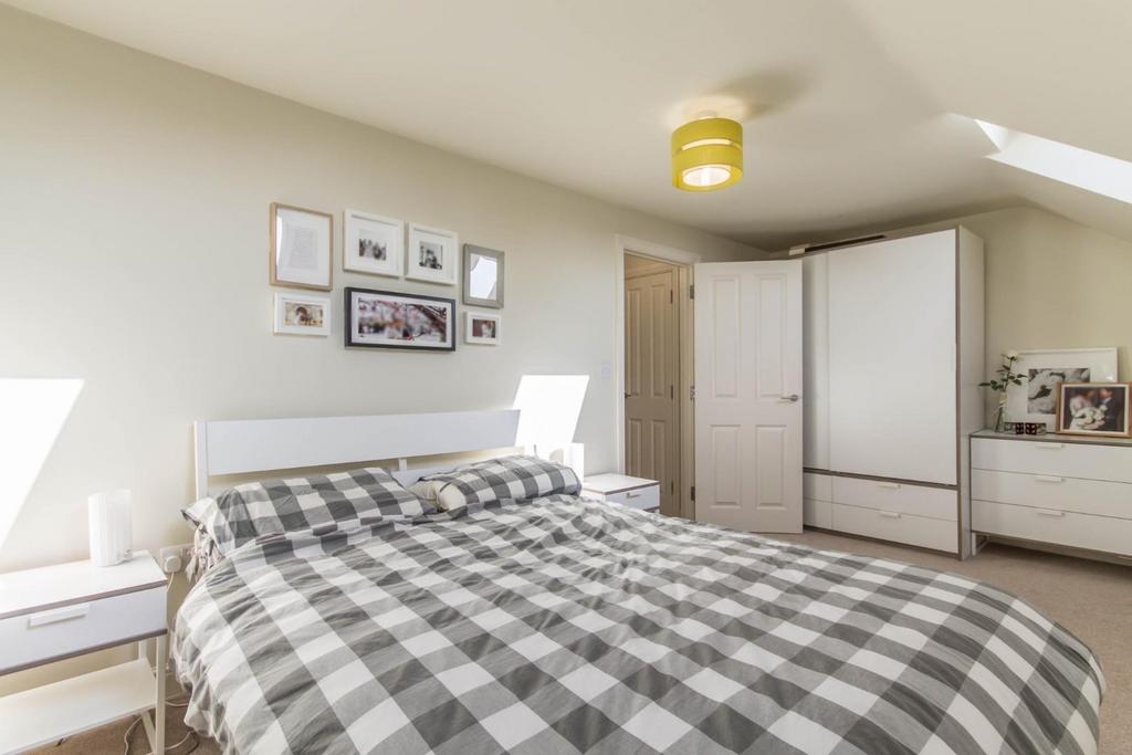 Bedroom 1..jpg