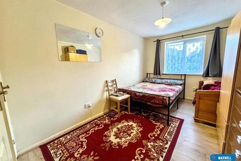 1 bedroom apartment to rent, Mavis Court, Raven Close