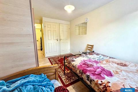 1 bedroom apartment to rent, Mavis Court, Raven Close
