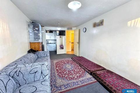 1 bedroom apartment to rent, Mavis Court, Raven Close
