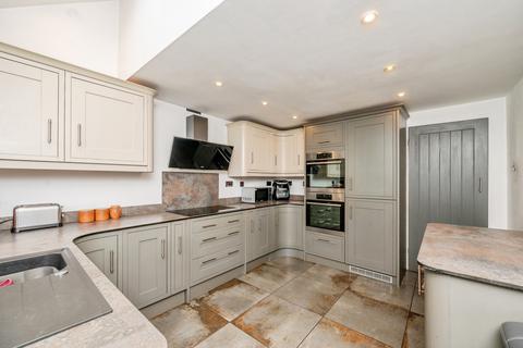 3 bedroom semi-detached house for sale, Baldwin Road, Kidderminster, DY10