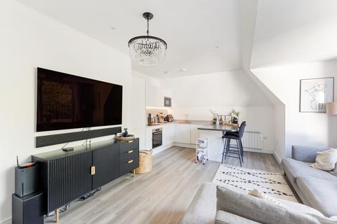 1 bedroom flat for sale, Hatchlands Road, Redhill, RH1