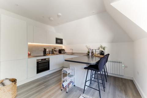 1 bedroom flat for sale, Hatchlands Road, Redhill, RH1