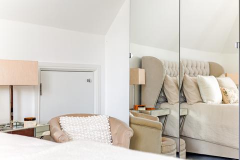 1 bedroom flat for sale, Hatchlands Road, Redhill, RH1