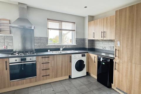 2 bedroom maisonette for sale, Whitmore Way, Horley
