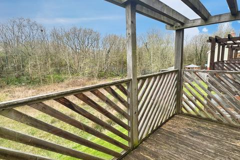 2 bedroom maisonette for sale, Whitmore Way, Horley