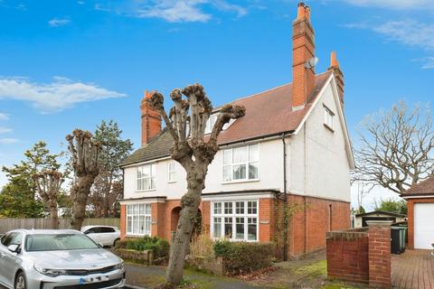 Linden Gardens, Leatherhead, Surrey, KT22