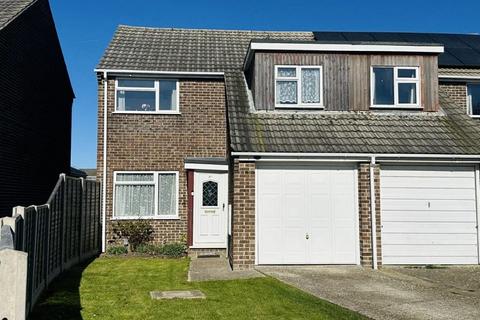 BROWNING CLOSE, THATCHAM RG18