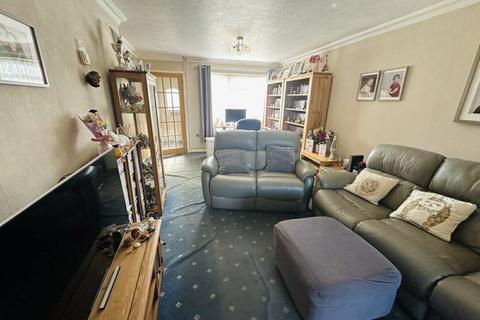 3 bedroom semi-detached house for sale, BROWNING CLOSE, THATCHAM RG18