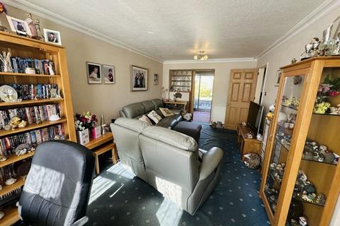 3 bedroom semi-detached house for sale, BROWNING CLOSE, THATCHAM RG18