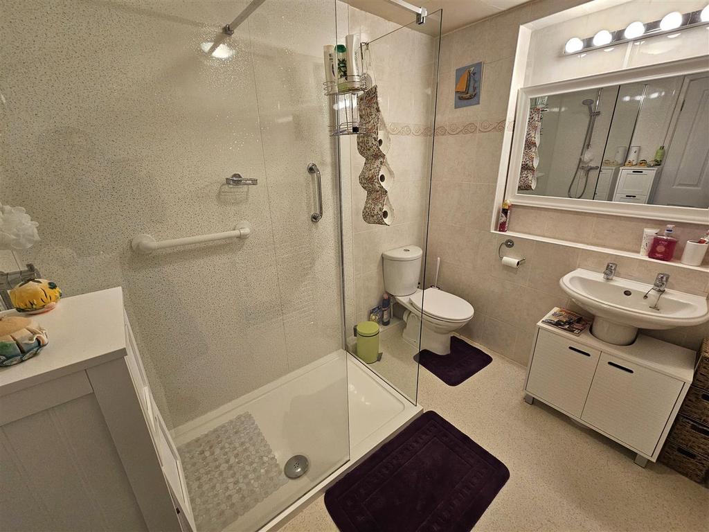 Shower Room.jpg