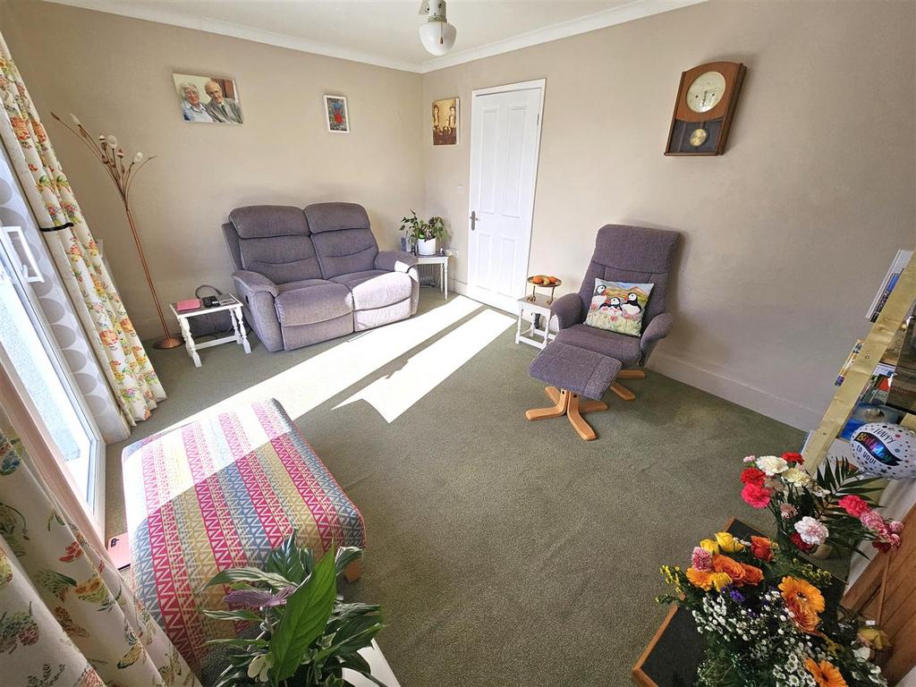 Living Room.jpg