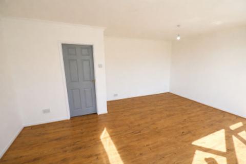 3 bedroom flat to rent, The Denes, Hemel Hempstead, HP3