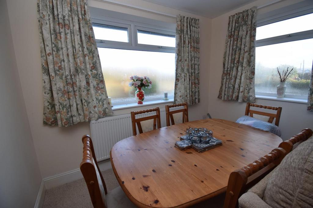 Dining Area.JPG