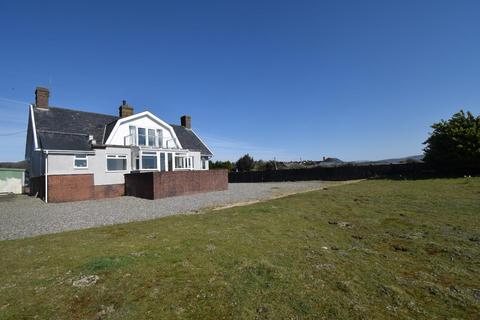 4 bedroom detached house for sale, Beach Road, Morfa Bychan, Porthmadog