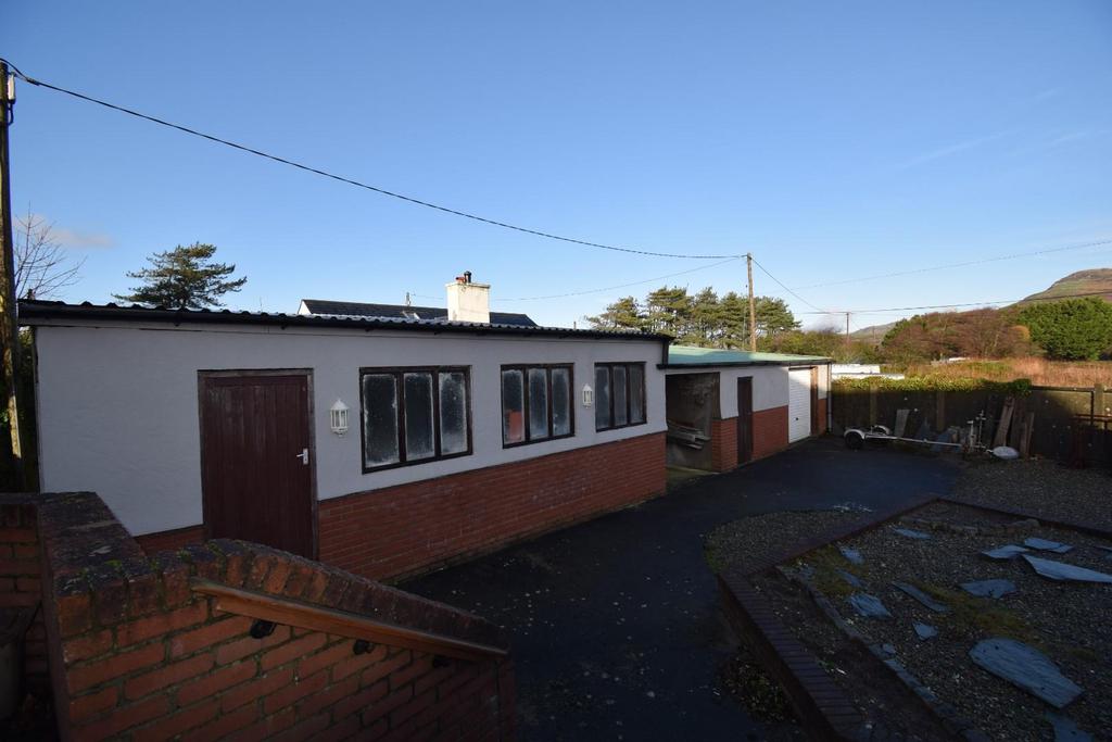Games Room & Garage.JPG