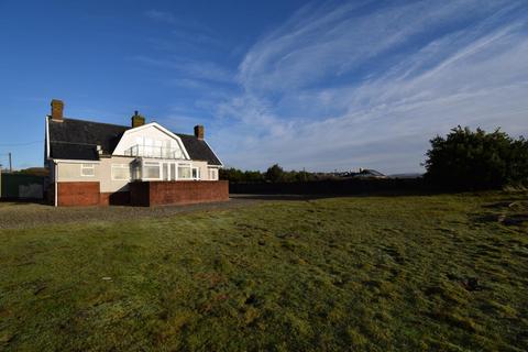 4 bedroom detached house for sale, Beach Road, Morfa Bychan, Porthmadog