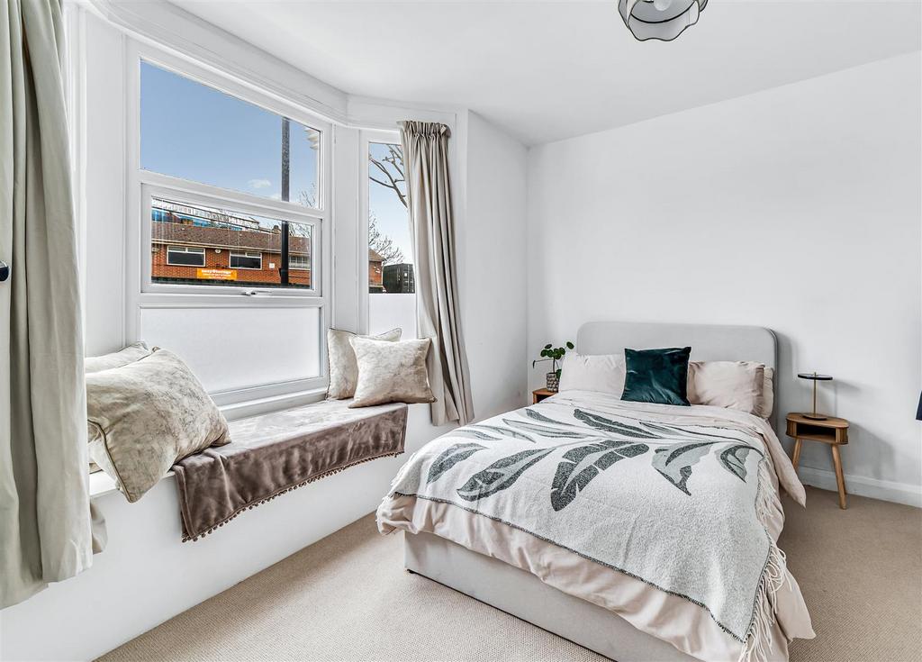 GFF 8 Bollo Bridge Road-bedroom cropped.jpg