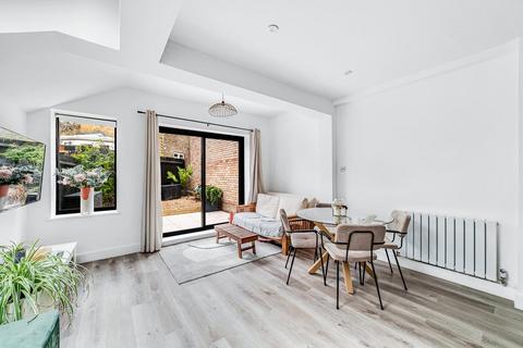 2 bedroom ground floor flat for sale, Bollo Bridge Road, London