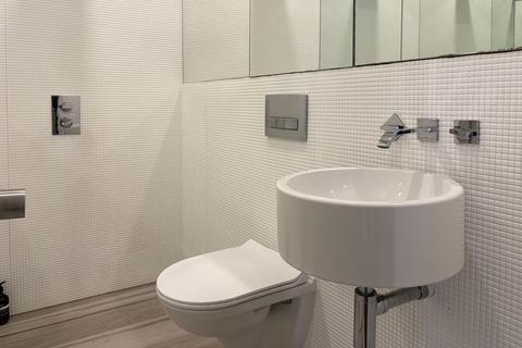 Studio to rent, Staines Road