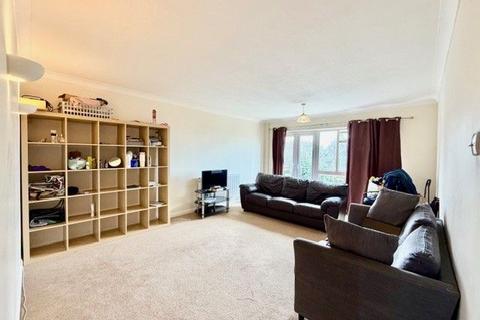 2 bedroom flat for sale, Bushey Hall Road, Bushey WD23