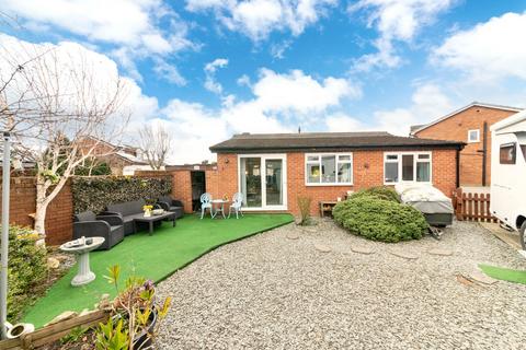 2 bedroom detached bungalow for sale, Woodlands Drive, Skelmanthorpe, HD8