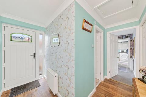 2 bedroom detached bungalow for sale, Woodlands Drive, Skelmanthorpe, HD8