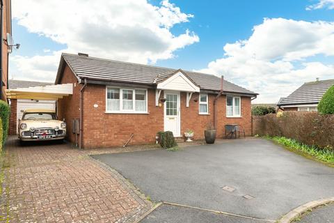 2 bedroom detached bungalow for sale, Woodlands Drive, Skelmanthorpe, HD8