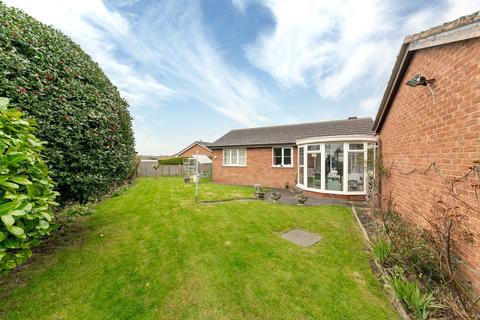 2 bedroom detached bungalow for sale, Woodlands Drive, Skelmanthorpe, HD8