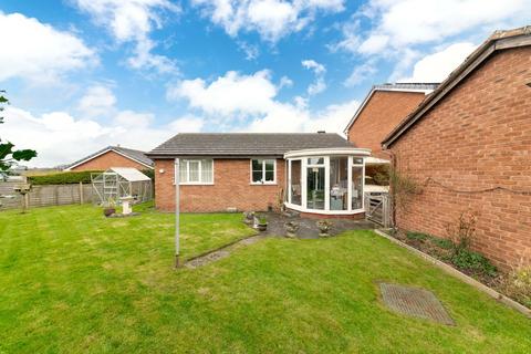 2 bedroom detached bungalow for sale, Woodlands Drive, Skelmanthorpe, HD8