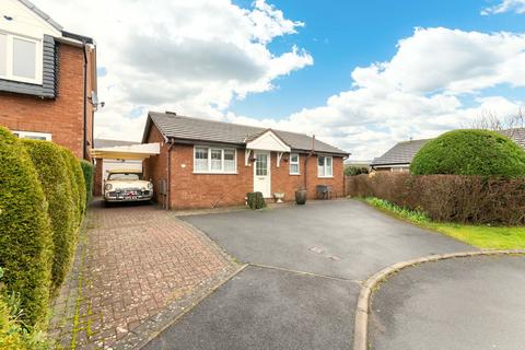 2 bedroom detached bungalow for sale, Woodlands Drive, Skelmanthorpe, HD8
