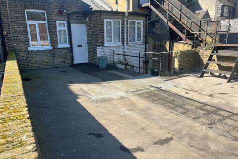 undefined, Flat, - Biggin Street, Dover