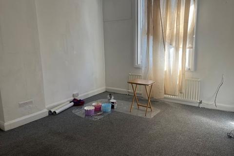 undefined, Flat, - Biggin Street, Dover