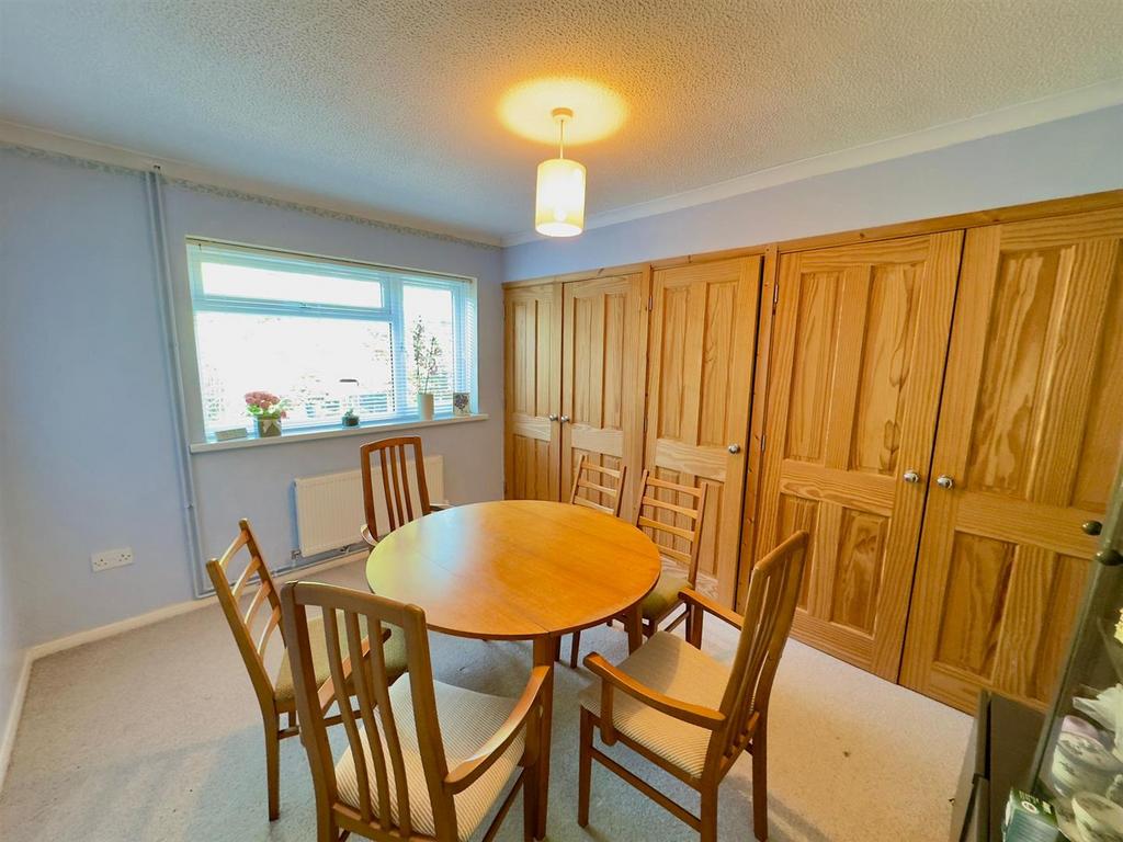 Bedroom / Dining Room