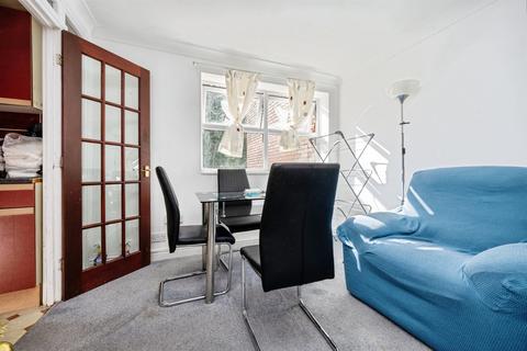 undefined, Downs Road, Luton