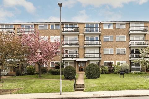 2 bedroom flat to rent, Putney Hill, London SW15
