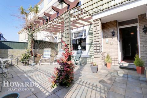 5 bedroom terraced house for sale, St Georges Road, Great Yarmouth