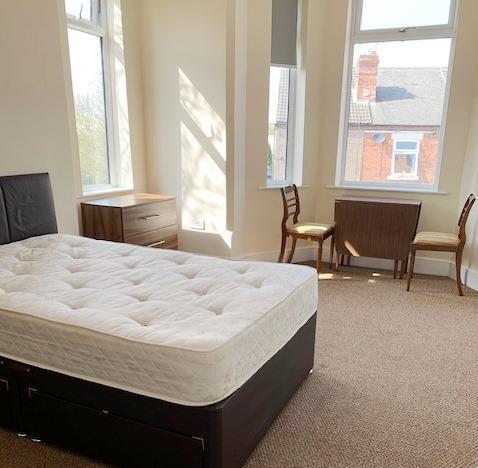 Room 4, 4 Station Street.jpg