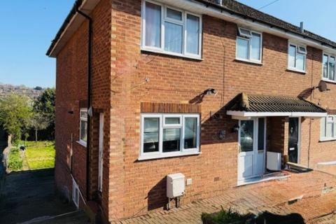 3 bedroom semi-detached house to rent, Plumer Road, High Wycombe HP11