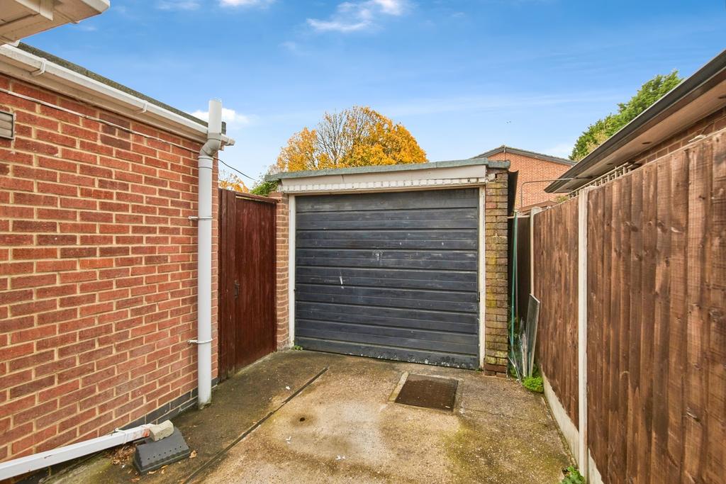 Driveway/Garage
