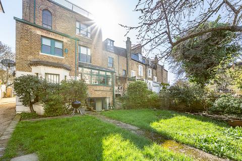 1 bedroom flat for sale, Haselrigge Road, London, SW4