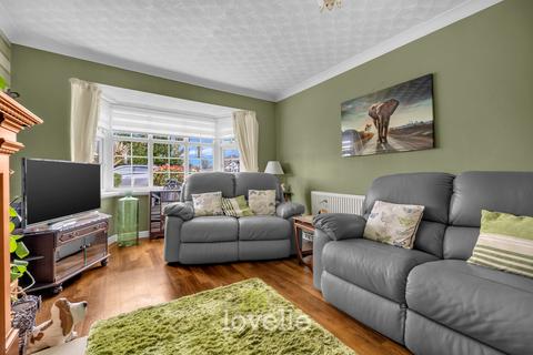 undefined, Peaks Avenue, New Waltham DN36