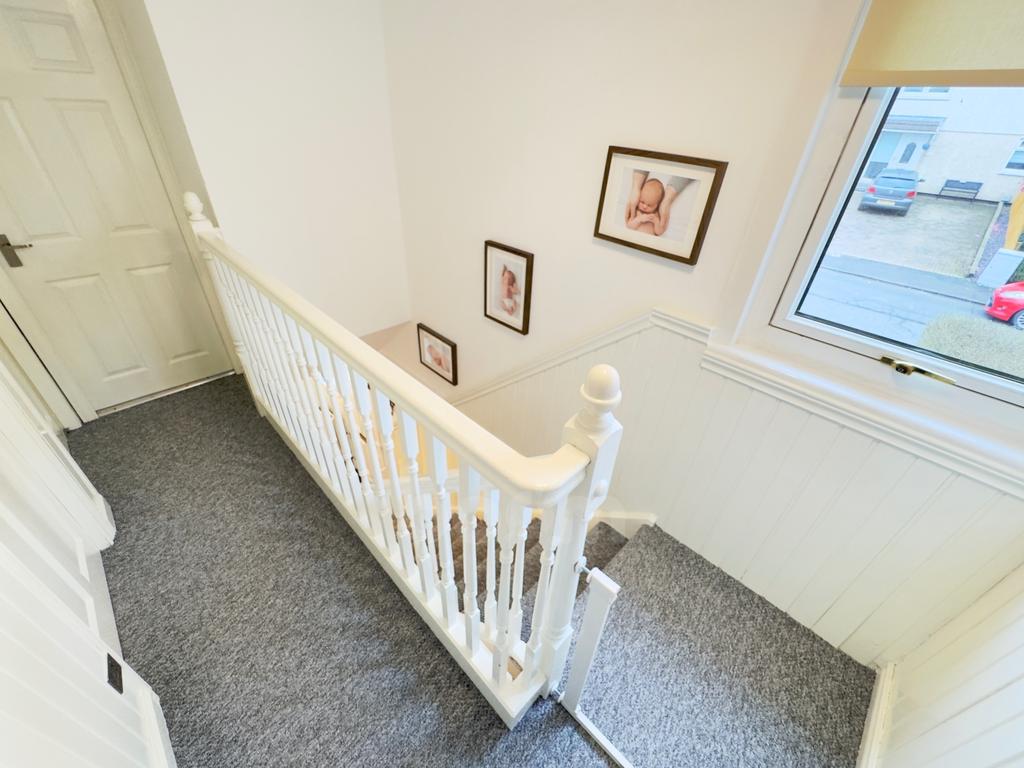 Hawthorn Crescent, Beith landing